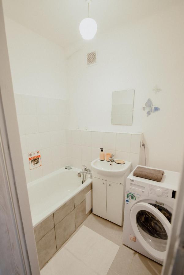 High Standard-university District Free Parking * Lodz (Lodz)